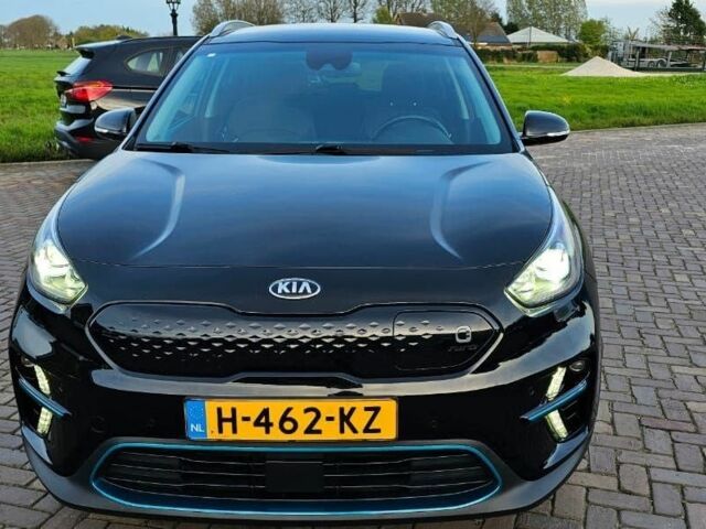 Чорний Кіа Niro, об'ємом двигуна 0 л та пробігом 97 тис. км за 10000 $, фото 2 на Automoto.ua