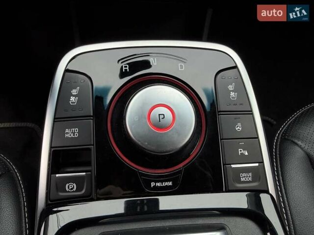 Чорний Кіа Niro, об'ємом двигуна 0 л та пробігом 165 тис. км за 18800 $, фото 22 на Automoto.ua