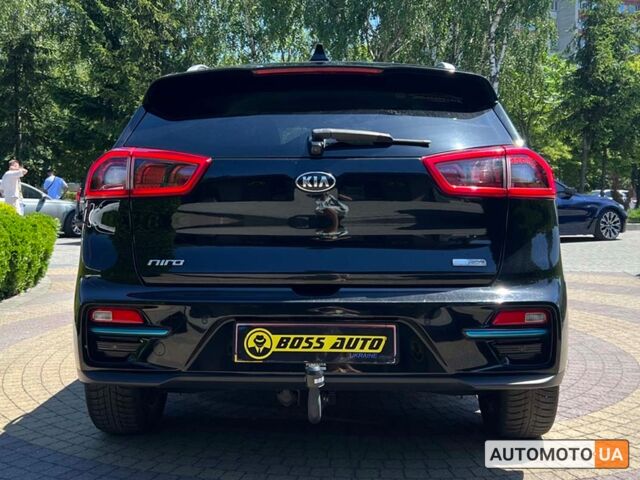 Черный Киа Niro, объемом двигателя 64 л и пробегом 197 тыс. км за 18700 $, фото 5 на Automoto.ua