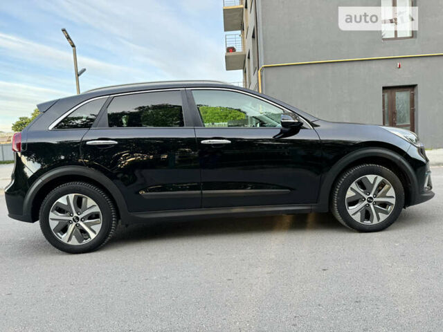 Чорний Кіа Niro, об'ємом двигуна 0 л та пробігом 91 тис. км за 19500 $, фото 9 на Automoto.ua