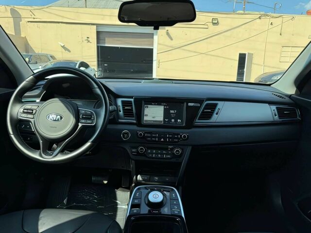 Чорний Кіа Niro, об'ємом двигуна 0 л та пробігом 45 тис. км за 13000 $, фото 7 на Automoto.ua