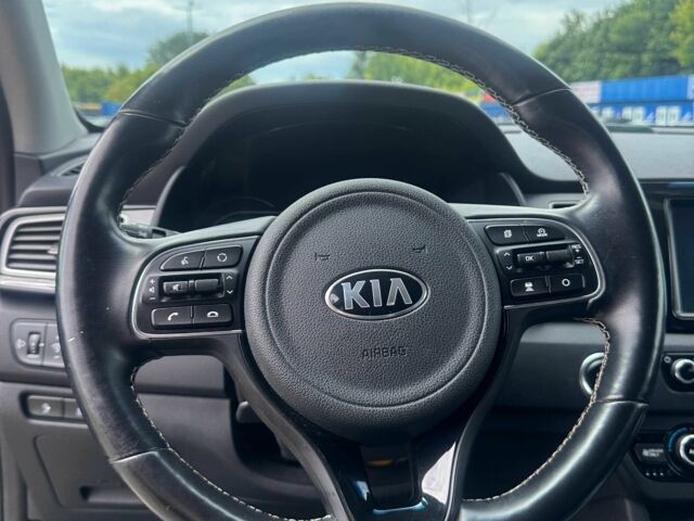 Киа Niro 2019 в Киеве на Automoto.ua Черный Киа Niro, объемом двигателя 0 л и пробегом 128 тыс. км за 17400 $, фото 10 на Automoto.ua