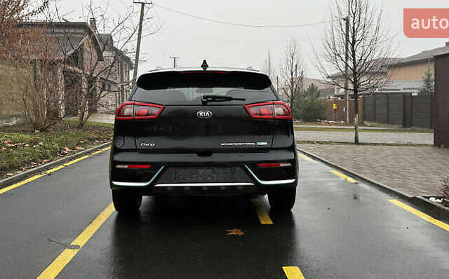 Чорний Кіа Niro, об'ємом двигуна 1.58 л та пробігом 125 тис. км за 13000 $, фото 6 на Automoto.ua