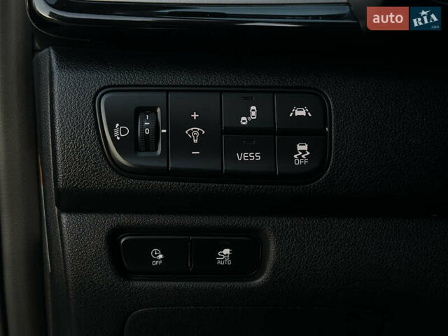 Чорний Кіа Niro, об'ємом двигуна 0 л та пробігом 93 тис. км за 18700 $, фото 44 на Automoto.ua