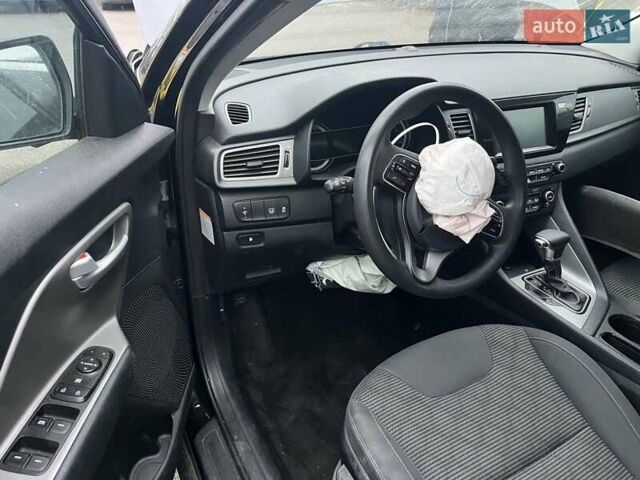 Черный Киа Niro, объемом двигателя 1.6 л и пробегом 233 тыс. км за 8400 $, фото 9 на Automoto.ua