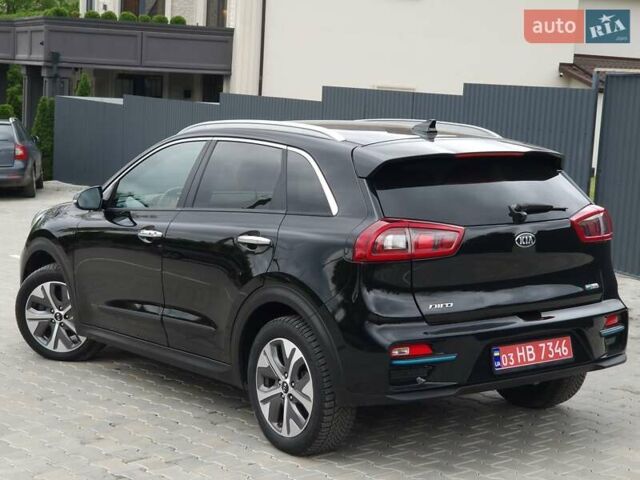 Чорний Кіа Niro, об'ємом двигуна 0 л та пробігом 112 тис. км за 18200 $, фото 6 на Automoto.ua