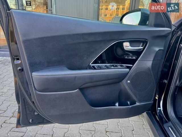 Черный Киа Niro, объемом двигателя 0 л и пробегом 68 тыс. км за 18750 $, фото 97 на Automoto.ua