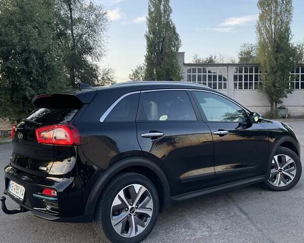 Черный Киа Niro, объемом двигателя 0 л и пробегом 155 тыс. км за 16500 $, фото 3 на Automoto.ua