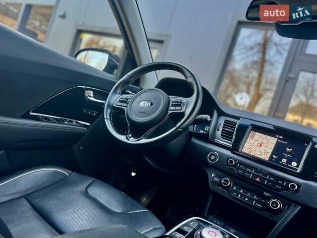Черный Киа Niro, объемом двигателя 0 л и пробегом 68 тыс. км за 18750 $, фото 150 на Automoto.ua