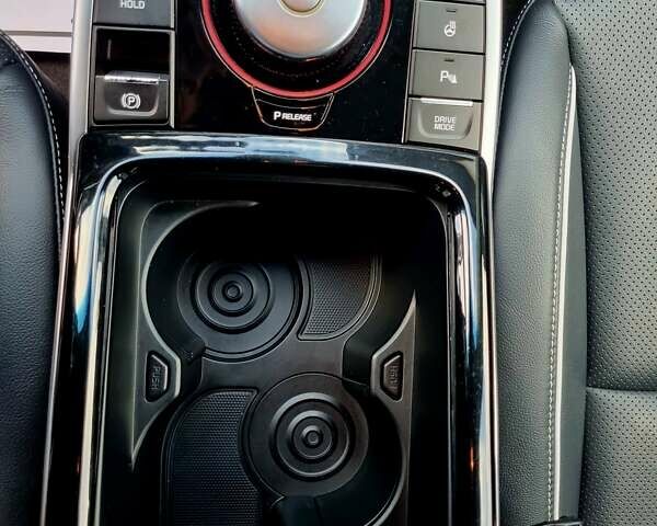 Черный Киа Niro, объемом двигателя 0 л и пробегом 89 тыс. км за 19899 $, фото 78 на Automoto.ua