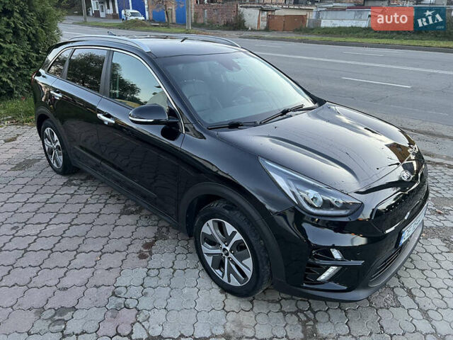 Черный Киа Niro, объемом двигателя 0 л и пробегом 95 тыс. км за 18300 $, фото 4 на Automoto.ua