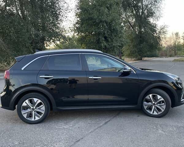 Черный Киа Niro, объемом двигателя 0 л и пробегом 155 тыс. км за 16500 $, фото 6 на Automoto.ua