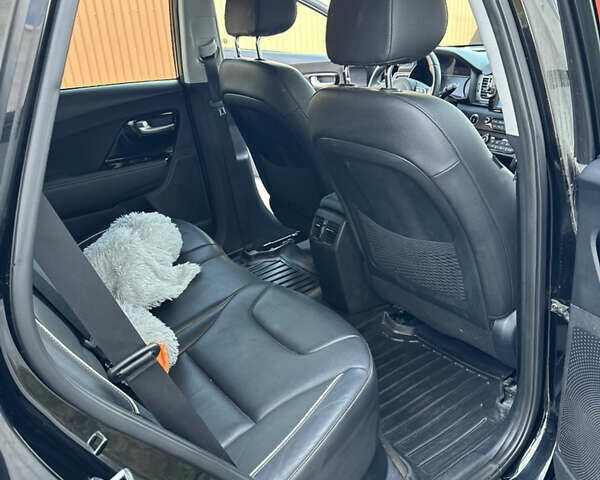 Черный Киа Niro, объемом двигателя 0 л и пробегом 94 тыс. км за 18600 $, фото 30 на Automoto.ua