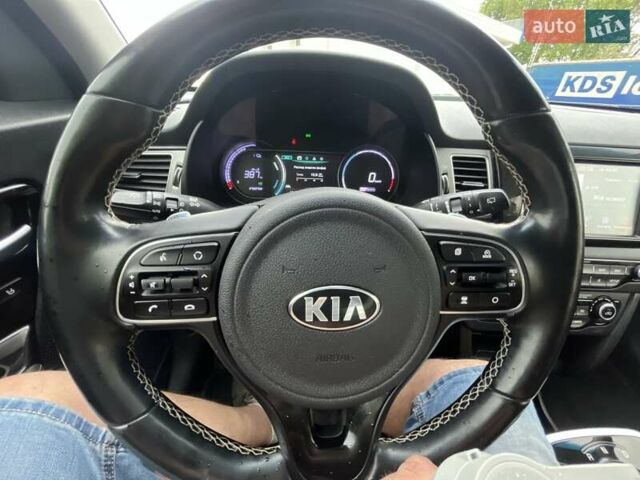 Черный Киа Niro, объемом двигателя 0 л и пробегом 112 тыс. км за 18700 $, фото 22 на Automoto.ua