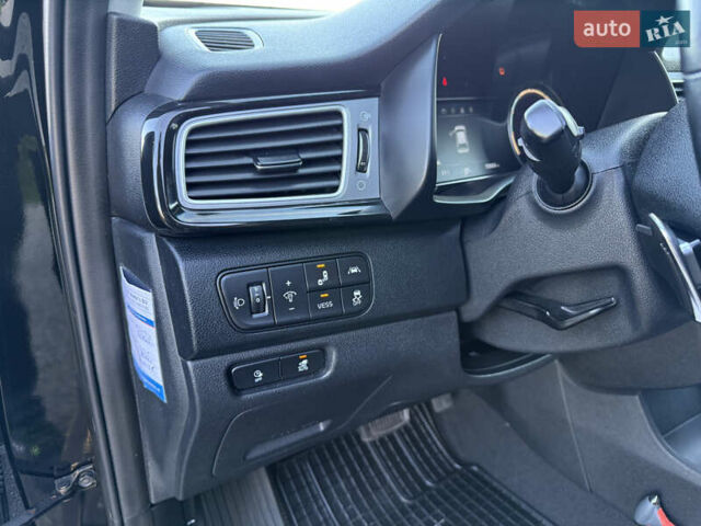 Черный Киа Niro, объемом двигателя 0 л и пробегом 71 тыс. км за 18999 $, фото 20 на Automoto.ua