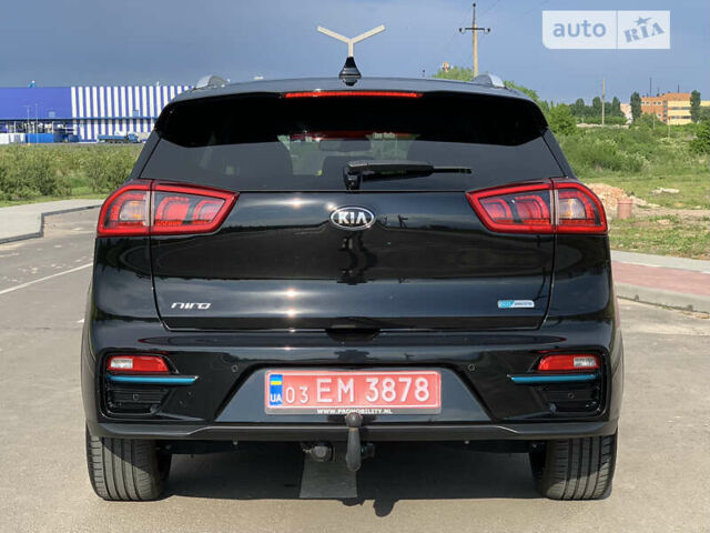 Чорний Кіа Niro, об'ємом двигуна 0 л та пробігом 98 тис. км за 18900 $, фото 10 на Automoto.ua