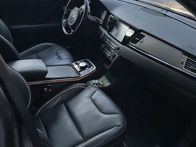 Черный Киа Niro, объемом двигателя 0 л и пробегом 88 тыс. км за 23000 $, фото 3 на Automoto.ua