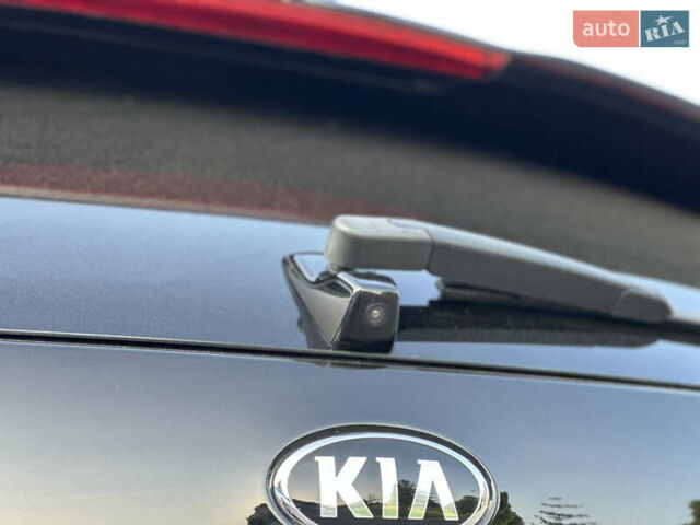 Черный Киа Niro, объемом двигателя 0 л и пробегом 148 тыс. км за 17500 $, фото 9 на Automoto.ua