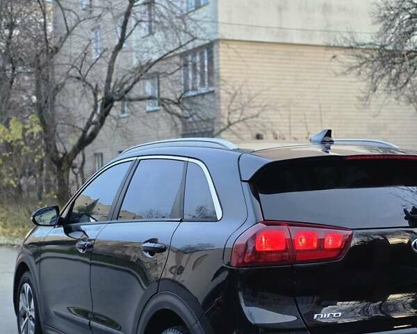 Черный Киа Niro, объемом двигателя 0 л и пробегом 310 тыс. км за 15200 $, фото 1 на Automoto.ua