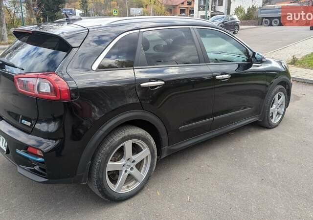 Черный Киа Niro, объемом двигателя 0 л и пробегом 135 тыс. км за 17300 $, фото 2 на Automoto.ua