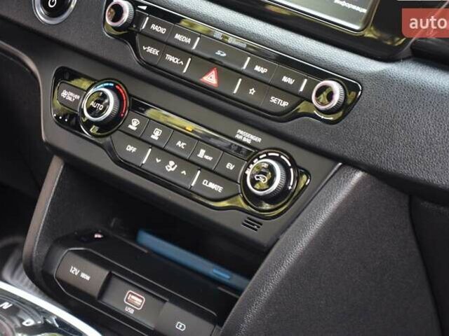 Черный Киа Niro, объемом двигателя 0 л и пробегом 155 тыс. км за 16500 $, фото 17 на Automoto.ua