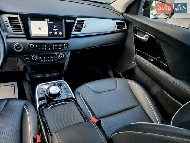 Черный Киа Niro, объемом двигателя 0 л и пробегом 89 тыс. км за 19899 $, фото 58 на Automoto.ua