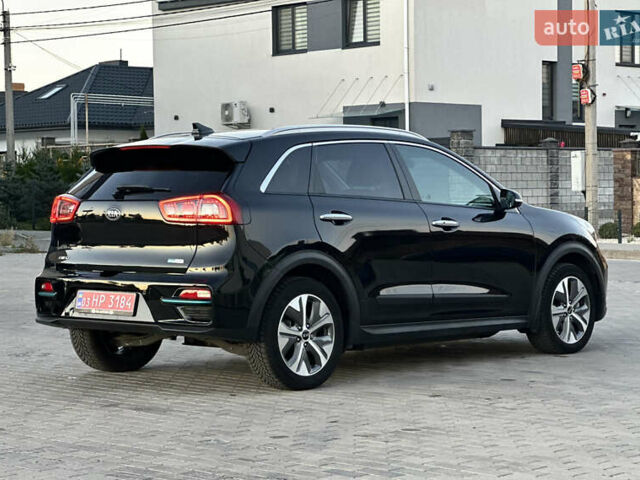 Чорний Кіа Niro, об'ємом двигуна 0 л та пробігом 93 тис. км за 18700 $, фото 13 на Automoto.ua