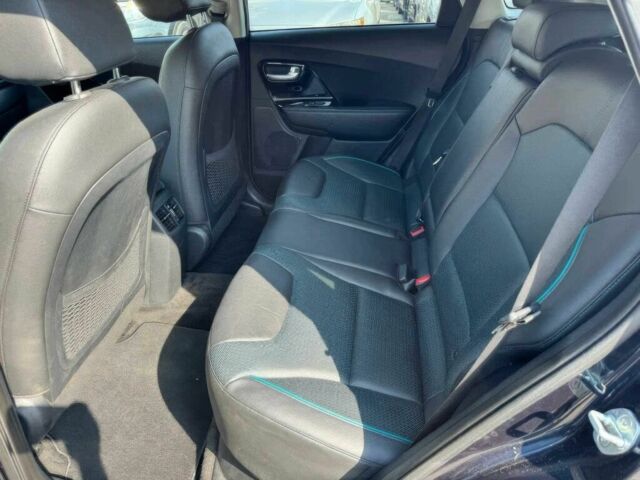 Чорний Кіа Niro, об'ємом двигуна 0 л та пробігом 45 тис. км за 5900 $, фото 8 на Automoto.ua