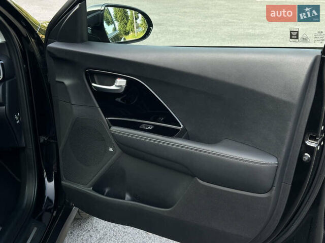 Черный Киа Niro, объемом двигателя 0 л и пробегом 148 тыс. км за 17500 $, фото 39 на Automoto.ua