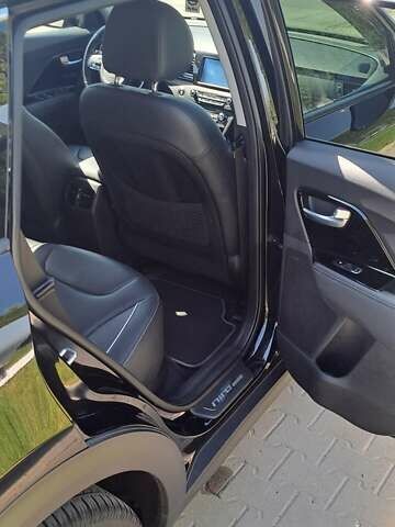 Черный Киа Niro, объемом двигателя 0 л и пробегом 145 тыс. км за 17950 $, фото 4 на Automoto.ua