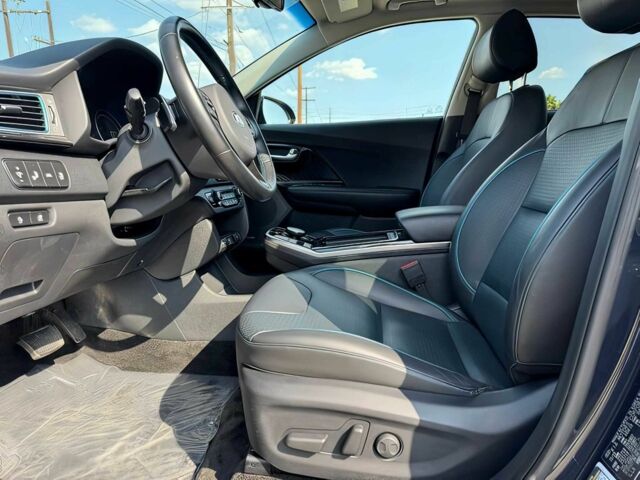 Чорний Кіа Niro, об'ємом двигуна 0 л та пробігом 45 тис. км за 13000 $, фото 6 на Automoto.ua