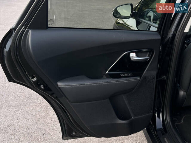 Черный Киа Niro, объемом двигателя 0 л и пробегом 148 тыс. км за 17500 $, фото 31 на Automoto.ua