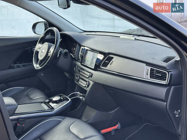 Черный Киа Niro, объемом двигателя 0 л и пробегом 148 тыс. км за 17500 $, фото 40 на Automoto.ua