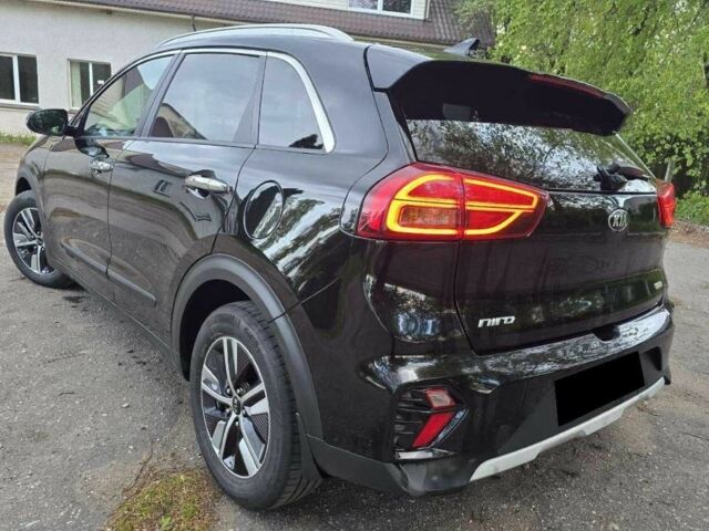 Чорний Кіа Niro, об'ємом двигуна 0 л та пробігом 78 тис. км за 11900 $, фото 3 на Automoto.ua