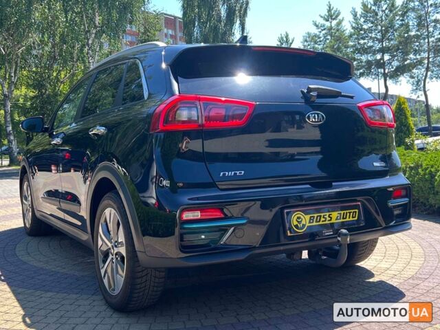 Черный Киа Niro, объемом двигателя 64 л и пробегом 197 тыс. км за 18700 $, фото 4 на Automoto.ua