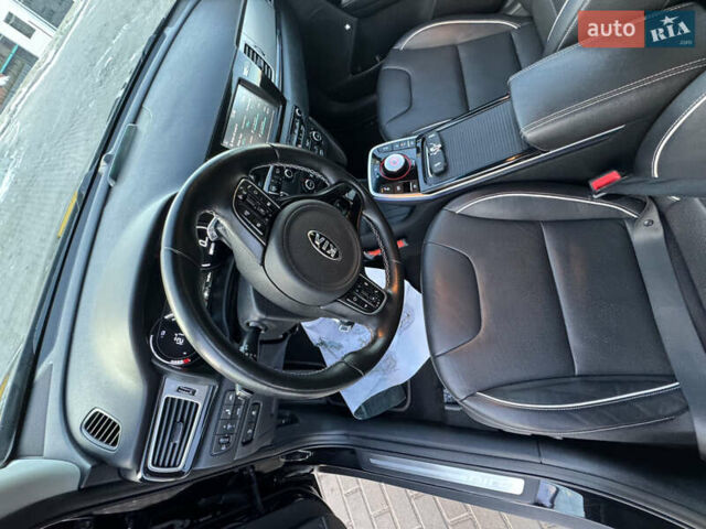 Черный Киа Niro, объемом двигателя 0 л и пробегом 102 тыс. км за 16499 $, фото 19 на Automoto.ua