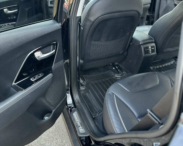 Черный Киа Niro, объемом двигателя 0 л и пробегом 94 тыс. км за 18600 $, фото 32 на Automoto.ua