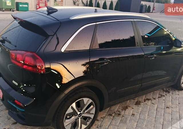 Черный Киа Niro, объемом двигателя 0 л и пробегом 130 тыс. км за 15300 $, фото 1 на Automoto.ua