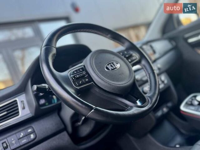 Черный Киа Niro, объемом двигателя 0 л и пробегом 68 тыс. км за 18750 $, фото 109 на Automoto.ua
