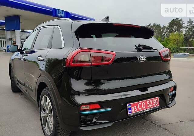 Чорний Кіа Niro, об'ємом двигуна 0 л та пробігом 105 тис. км за 19499 $, фото 9 на Automoto.ua