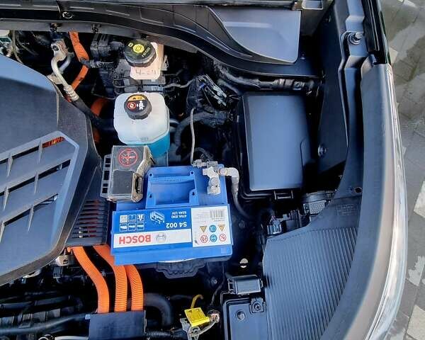 Черный Киа Niro, объемом двигателя 0 л и пробегом 89 тыс. км за 19899 $, фото 94 на Automoto.ua