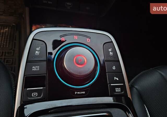 Чорний Кіа Niro, об'ємом двигуна 0 л та пробігом 120 тис. км за 21500 $, фото 9 на Automoto.ua