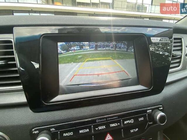 Чорний Кіа Niro, об'ємом двигуна 1.58 л та пробігом 125 тис. км за 13000 $, фото 10 на Automoto.ua