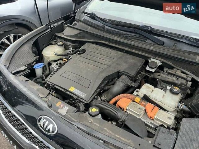 Черный Киа Niro, объемом двигателя 1.6 л и пробегом 233 тыс. км за 8400 $, фото 5 на Automoto.ua