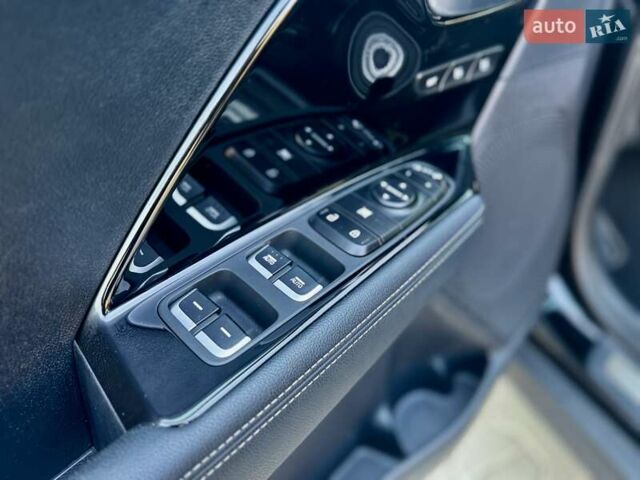 Черный Киа Niro, объемом двигателя 0 л и пробегом 68 тыс. км за 18750 $, фото 99 на Automoto.ua