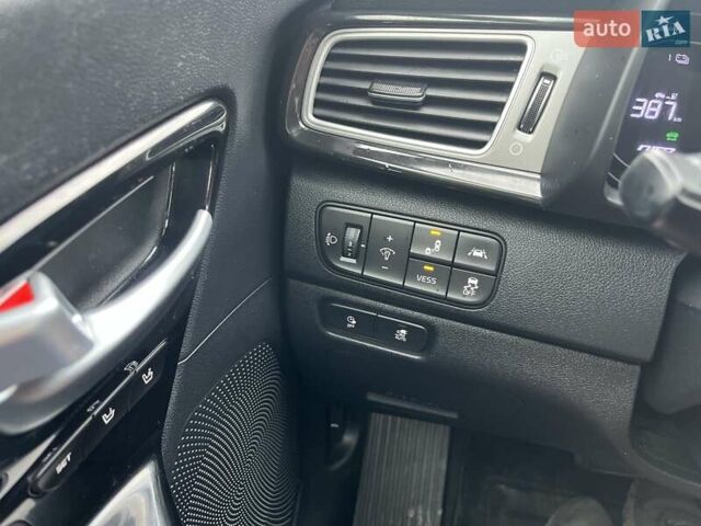 Черный Киа Niro, объемом двигателя 0 л и пробегом 112 тыс. км за 18700 $, фото 24 на Automoto.ua