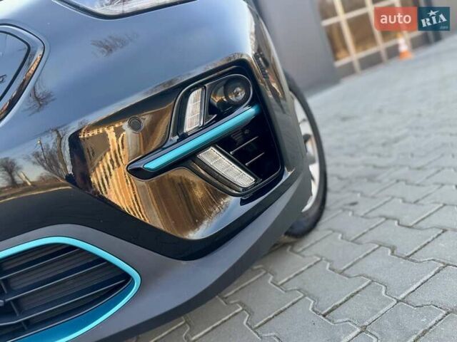 Черный Киа Niro, объемом двигателя 0 л и пробегом 68 тыс. км за 18750 $, фото 18 на Automoto.ua