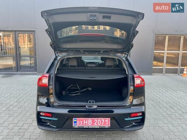 Черный Киа Niro, объемом двигателя 0 л и пробегом 68 тыс. км за 18750 $, фото 171 на Automoto.ua
