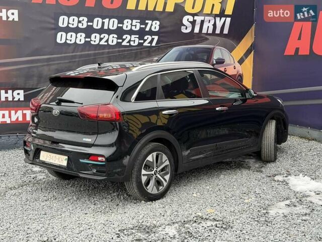 Чорний Кіа Niro, об'ємом двигуна 0 л та пробігом 165 тис. км за 18800 $, фото 4 на Automoto.ua