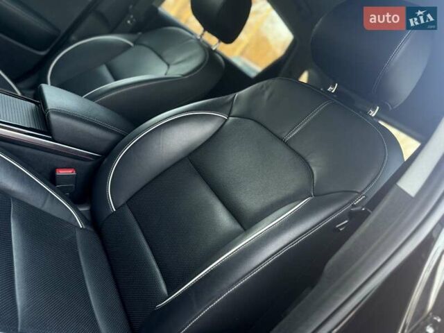 Черный Киа Niro, объемом двигателя 0 л и пробегом 68 тыс. км за 18750 $, фото 116 на Automoto.ua